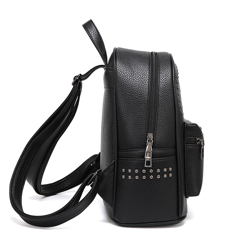 Rucsac vintage cu nituri pentru femei, PU, vară 2026, stil urban minimalist, impermeabil, buzunar interior cu fermoar, dimensiune medie