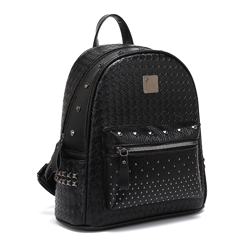 Rucsac din PU piele moale, împletit cu nituțe metalice, stil stradal feminin, ușor și versatil pentru călătorii