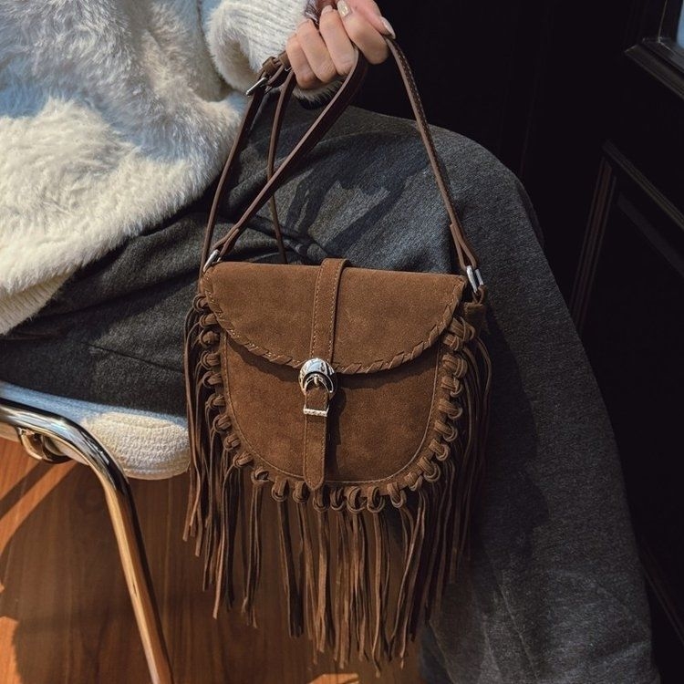 Geantă satchel din piele de vită mată, cu ciucuri, pentru femei, mini crossbody, maro