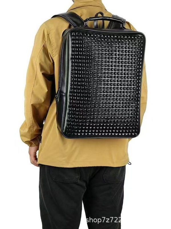 Rucsac unisex cu nituri metalice, mare capacitate, pentru călătorii, compatibil cu laptop de 14 inchi, material PU, stil urban minimalist