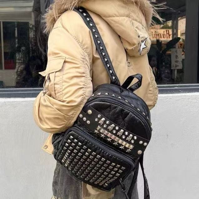 Rucsac exclusiv personalizat în stil punk întunecat Y2K, subcultură, din piele PU, cu nituri metalice