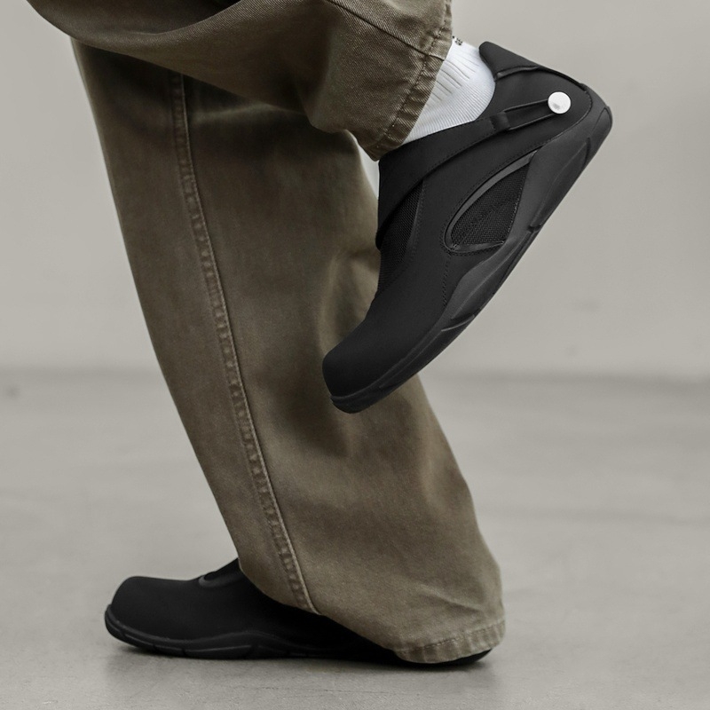 4 cm-es magasságnövelő slip-on férfi edzőcipő, német stílusú, kültéri, mindennapi, fekete