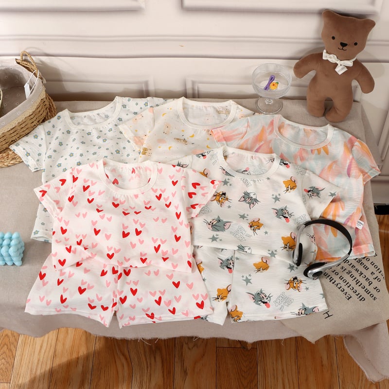 Set de haine de casă pentru copii, tricou cu mânecă scurtă și pantaloni scurți, stil desen animat, primăvară-vară 2026, unisex, drăguț și răcoros.