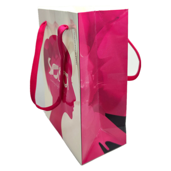 Set cadou cu geantă pentru cosmetice Sasa, îngrijire a pielii L'Occitane și parfum