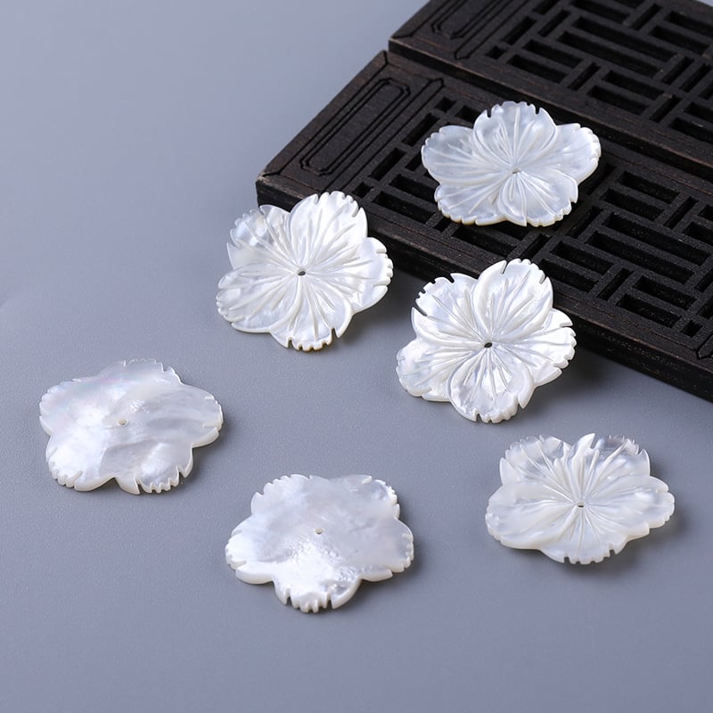 Accesorii handmade DIY pentru costume antice, 28 mm cochilie naturală cu gaură centrală, componente bijuterii floare și fluture, bază decorativă și material pentru petale