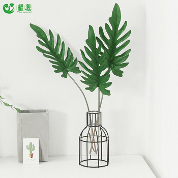 Flori artificiale din plastic și frunze pentru recuzita fotografică – plante decorative pentru nunți, evenimente și decor acasă.
