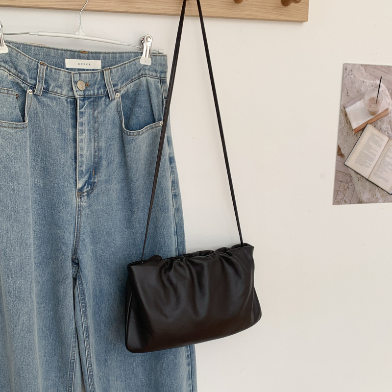 Geantă de damă din piele naturală, model nou 2026, design de înaltă clasă, plisaj în stil nor, pentru purtare zilnică, cu curea de umăr și posibil crossbody