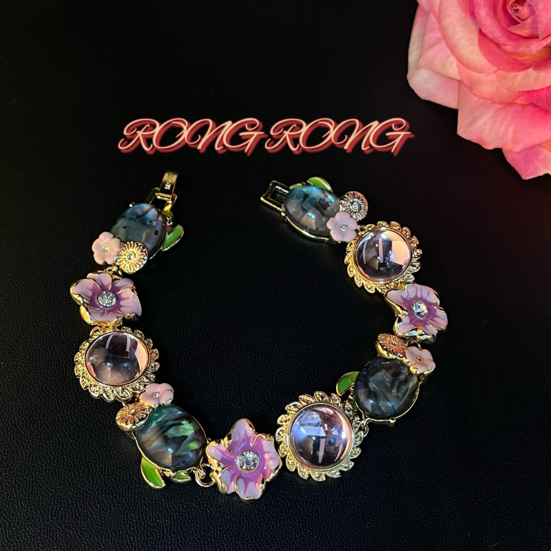 Brățară vintage cu flori în nuanțe candy, eleganță de vară