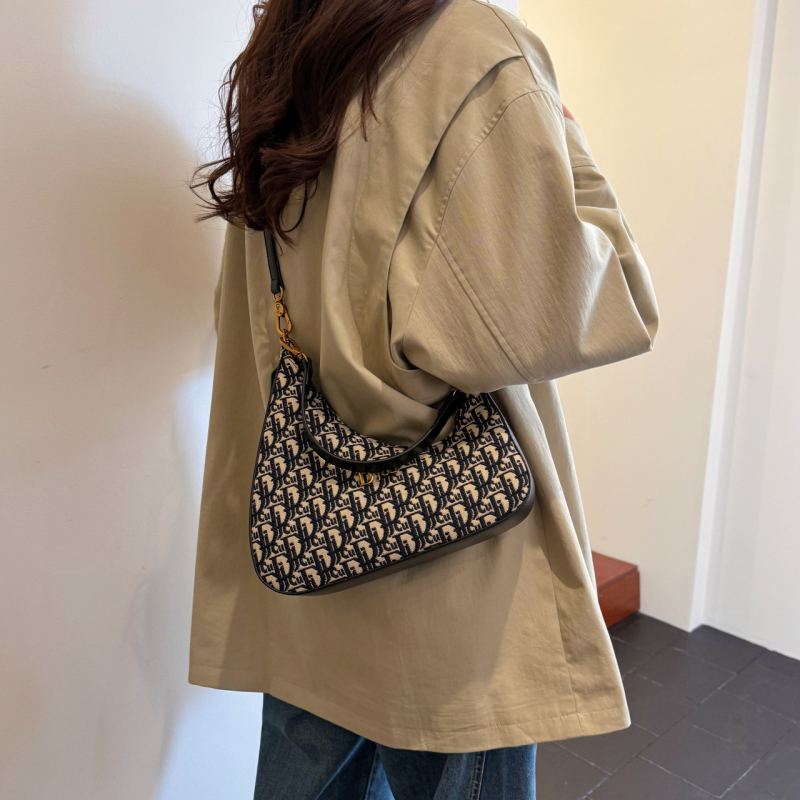 Geantă Dumpling cu broderie, geantă retro subraț, mică geantă în formă de lună, pentru femei, model vintage, geantă de umăr și crossbody, lux ușor