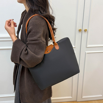 Geantă de damă cu capacitate mare, versatilă pentru utilizare zilnică, model 2025, geantă crossbody în stil dumpling, casual și simplă