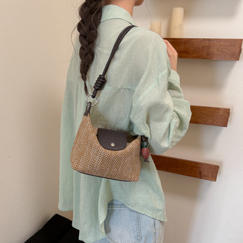 Geantă pentru femei din țesătură, design de nișă, Geantă Dumpling cu senzație de lux, stil coreean, geantă de umăr țesută, crossbody casual pentru utilizare zilnică