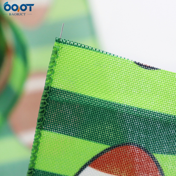 Panglică cu margine din sârmă de polyester, pentru proiecte DIY, decorațiuni de petrecere și ambalare cadouri.
