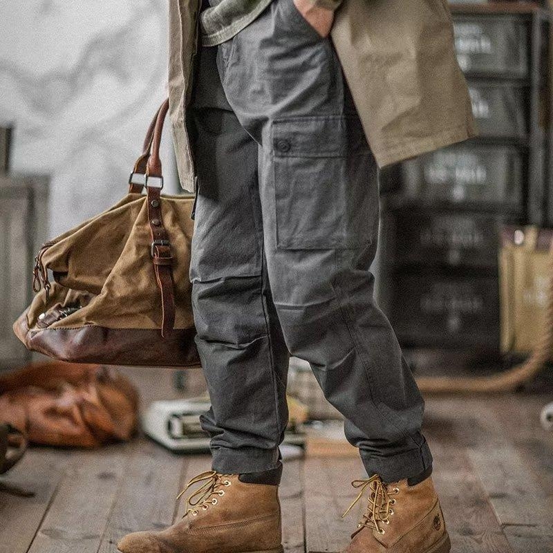 Pantaloni de lucru în stil japonez, aspect vintage spălat, cu mai multe buzunare, croială lejeră și tivuri conice la gleznă