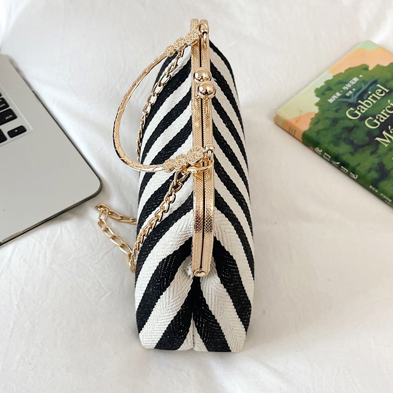 Geantă de damă crossbody cu dungi verticale, design color-block, formă de scoică, curea din lanț