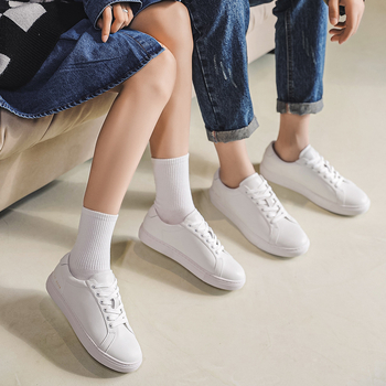 Klasszikus fehér bőrsneaker nőknek és férfiaknak, mindennapi viselet, alacsony talpú deszkás cipő