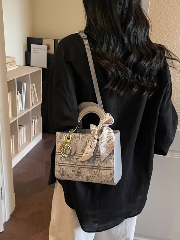 Geantă de umăr în stil Chanel cu broderie, mică crossbody pentru femei, inspirație Dior, lux ușor