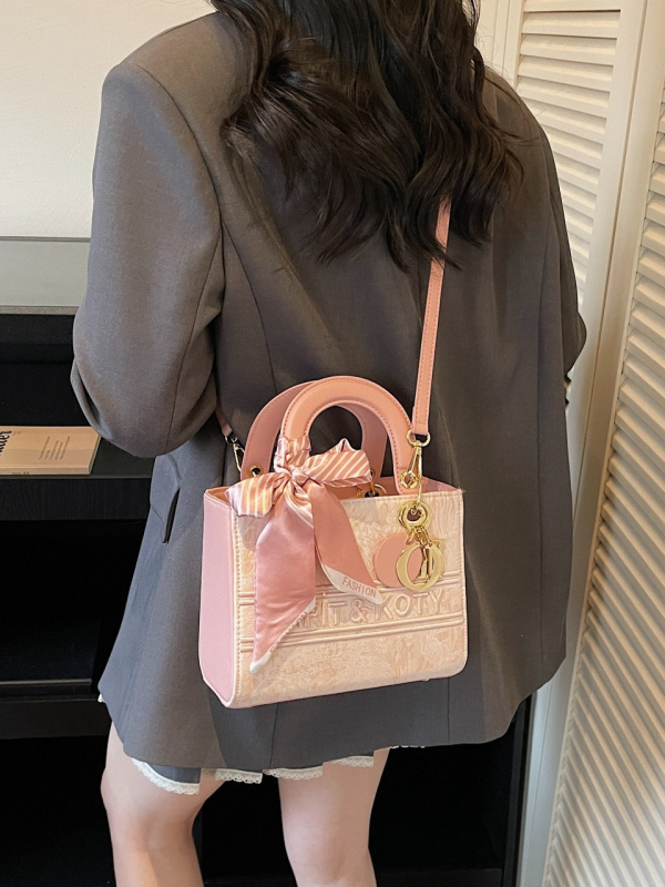 Geantă de umăr în stil Chanel cu broderie, mică crossbody pentru femei, inspirație Dior, lux ușor