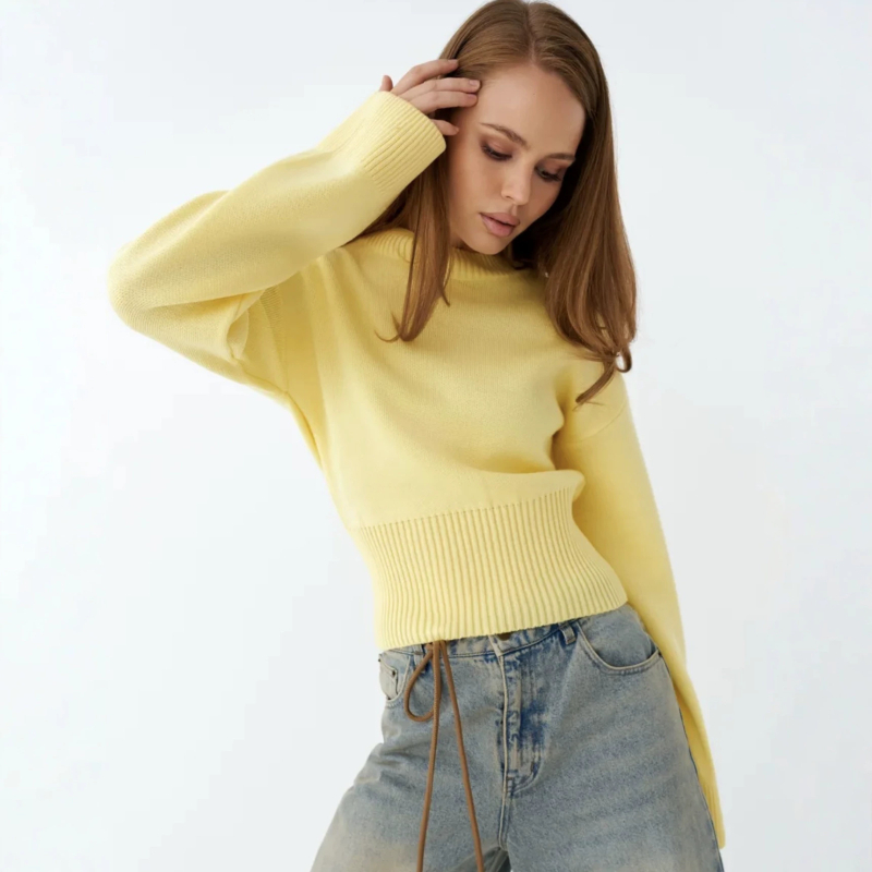 Pulover scurt tricotat pentru femei, culoare solidă, guler rotund, mâneci lungi, croială la talie, tricot mediu, stil elegant pentru navetă, toamna 2026