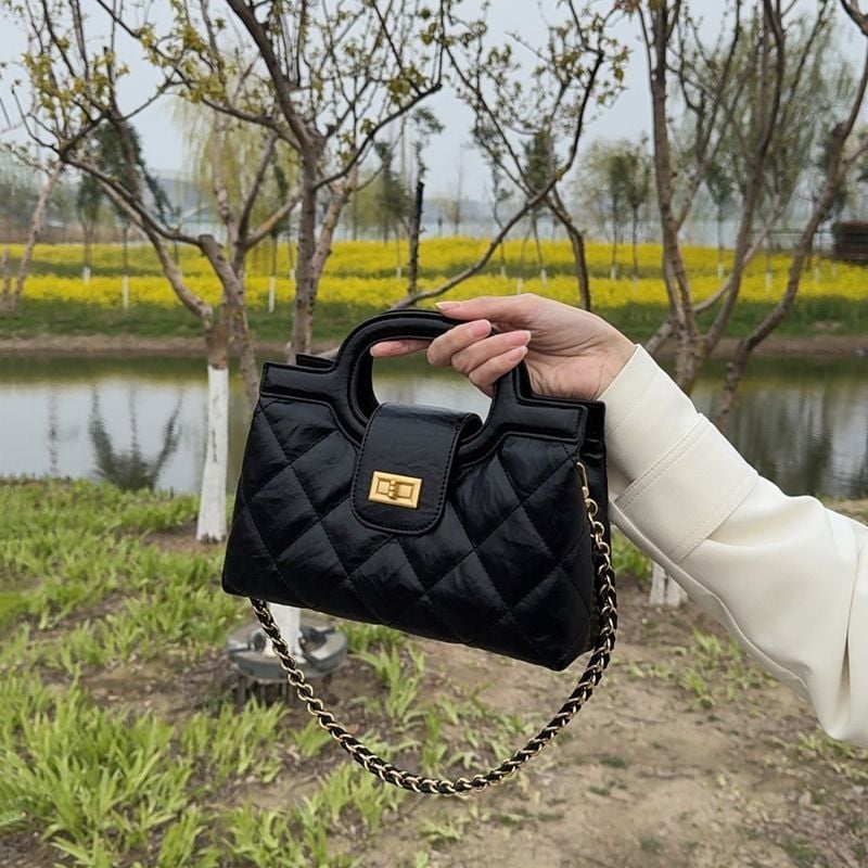 Primăvara 2026: Geantă de umăr crossbody mică, cu lanț în formă de romb, elegantă și ușoară