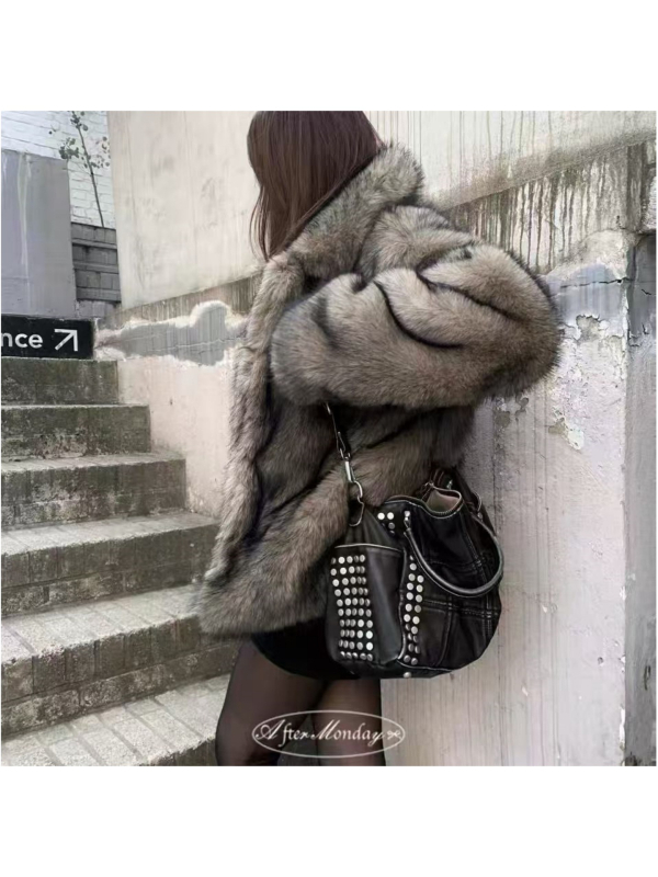 Geantă de damă cu capacitate mare, în stil coreean, cu nituri, formă de pernă, cu curea de umăr și curea crossbody