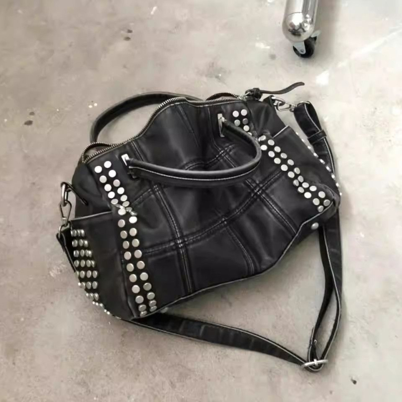 Geantă de damă cu capacitate mare, în stil coreean, cu nituri, formă de pernă, cu curea de umăr și curea crossbody