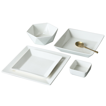 Farfurie pătrată din porțelan, albă, 18 cm, compatibilă cu microunde, finisaj glazurat, design modern minimalist, pentru steak, sushi, desert și feluri reci, uz casnic