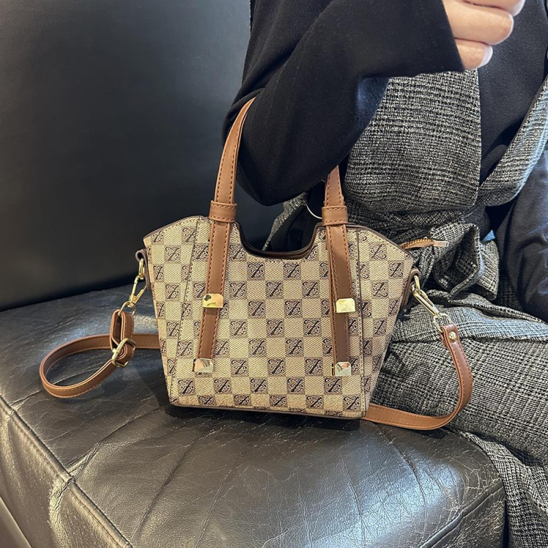 Geantă mică cu detaliu floral de mătase, geantă pentru mamă pentru uz zilnic, tote cu curea de umăr sau crossbody, formă aripă, căptușeală PVC, buzunar intern