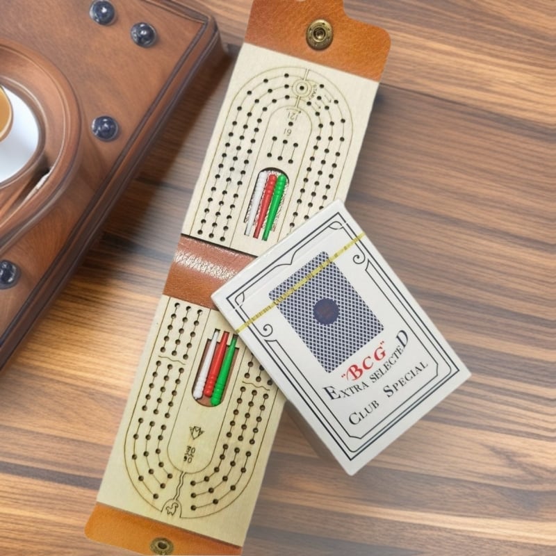 Cribbage: Joc de masă din lemn cu cărți și tablă de scor
