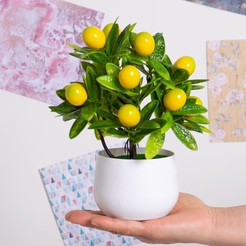 Bonsai cu lămâie în ghiveci, plantă verde artificială cu fructul de lămâie