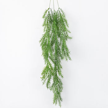 Liană artificială cu ace de pin – plantă verde pentru perete, decor interior