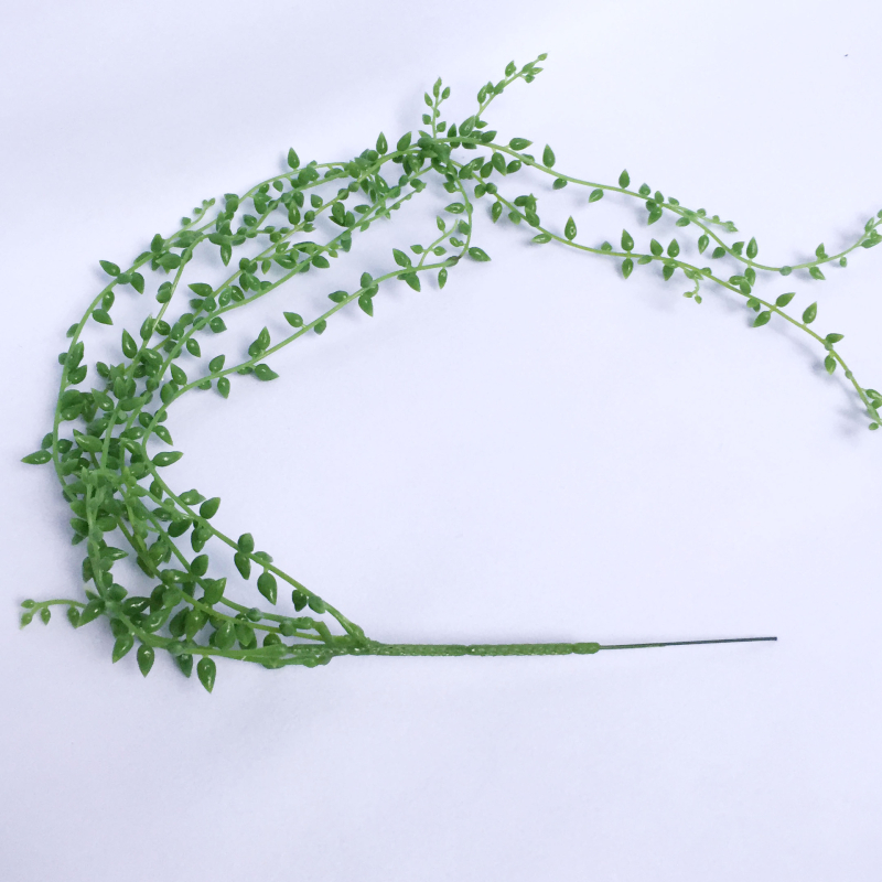 Plantă artificială pentru perete, decor de living cu lăstari de plastic, suculente și flori artificiale 'Lover's Tears'