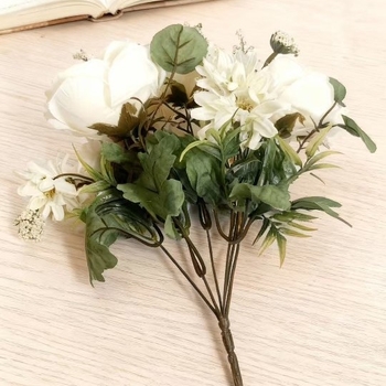 Buchet de flori artificiale cu bujori, crizanteme mici și trandafiri crem, pentru fotografie și decorarea meselor hotelului