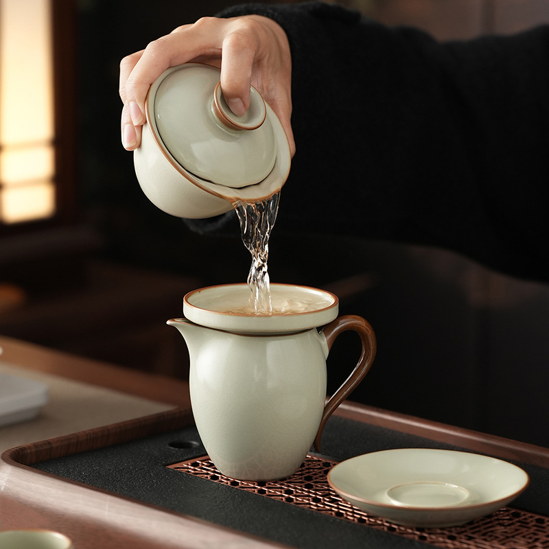 Set Gongfu ceai din porțelan cu ceainic şi ceşti, cutie cadou bej, cadou de afaceri premium