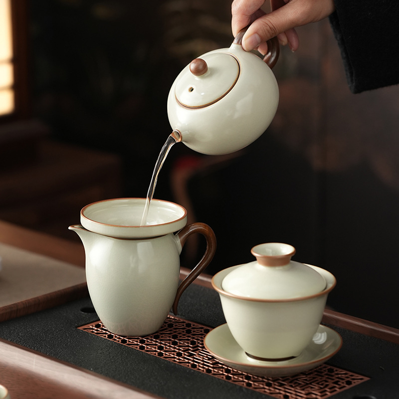 Set Gongfu ceai din porțelan cu ceainic şi ceşti, cutie cadou bej, cadou de afaceri premium