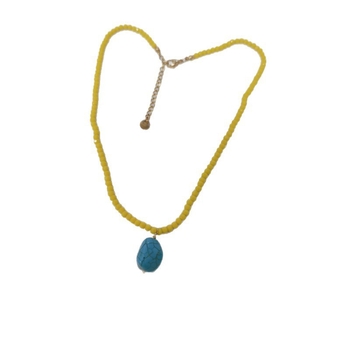 Colier cu pendant turcoaz în nuanțe lămâi, design color-block, stil geometric minimalist și elegant