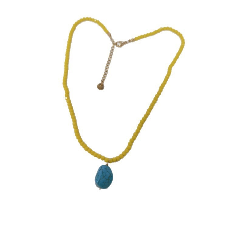 Colier cu pendant turcoaz în nuanțe lămâi, design color-block, stil geometric minimalist și elegant