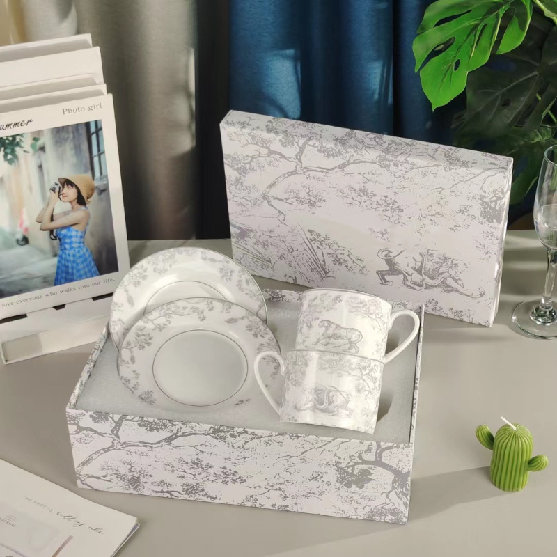 Set cești de cafea și farfurioară din bone china, stil retro-lux, pentru ceaiul de după-amiază, model desen animat, cutie cadou
