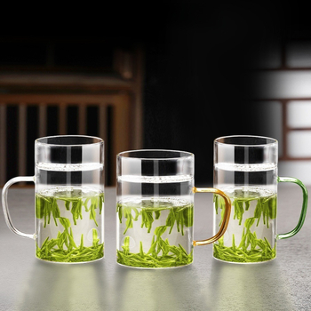 Pahar de ceai din sticlă borosilicată, în formă de semilună, cu filtru de infuzie și mâner colorat