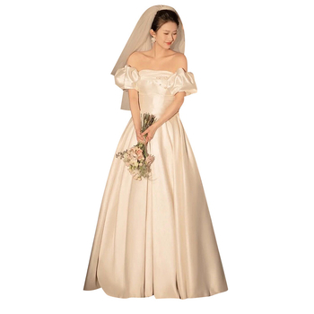 Rochie de mireasă din satin francez ușoară, fără mâneci, elegantă și lungă, talie înaltă și fustă de prințesă, inspirată din pădure.
