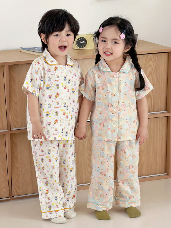 Pijamale pentru copii din bumbac 100% – țesătură din tifon pentru primăvară-vară, mâneci scurte, pantaloni lungi, unisex, imprimeu cu desene animate, set din două piese