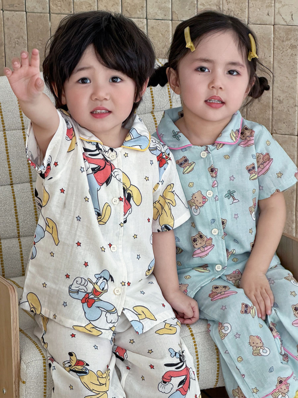 Pijamale pentru copii din bumbac 100% – țesătură din tifon pentru primăvară-vară, mâneci scurte, pantaloni lungi, unisex, imprimeu cu desene animate, set din două piese