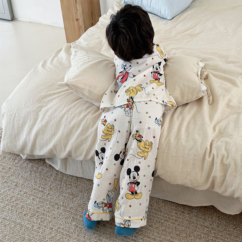 Pijamale pentru copii din bumbac 100% – țesătură din tifon pentru primăvară-vară, mâneci scurte, pantaloni lungi, unisex, imprimeu cu desene animate, set din două piese