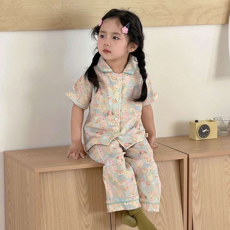 Pijamale pentru copii din bumbac 100% – țesătură din tifon pentru primăvară-vară, mâneci scurte, pantaloni lungi, unisex, imprimeu cu desene animate, set din două piese