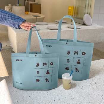 Geantă de cumpărături din material nețesut, albastru ceață, îngroșată, cu imprimare a logo-ului – pungă promoțională pentru haine