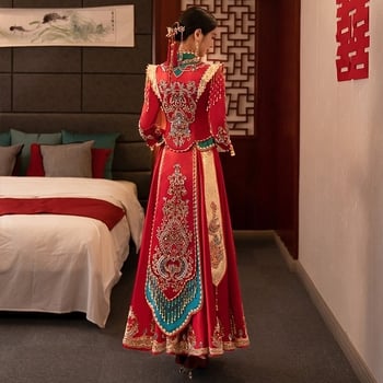 Rochie de mireasă Xiuhe, bogat decorată, primăvara 2025, blocuri roșu-verde, inspirație chineză