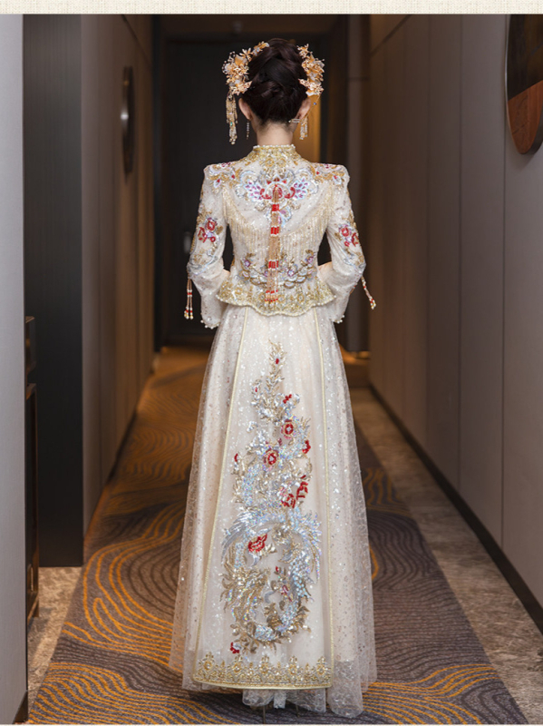 Rochie de mireasă culoare șampanie, stil Xiuhe, model nou 2026, nuanță deschisă, croială slim, pentru toastul nunții