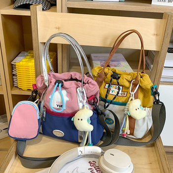 Geantă crossbody pentru femei, stil coreean 2025, bucket color-block, capacitate mare, pentru studente