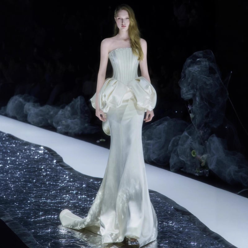 Rochie de seară lungă, croială cu coadă de pește, stil franțuzesc, lux lejer, vara 2026
