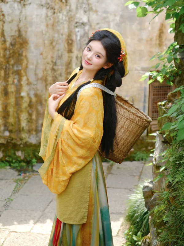 Hanfu galben cu stil pastoral, costum tradițional antic pentru femei, rochie de spectacol de toamnă.
