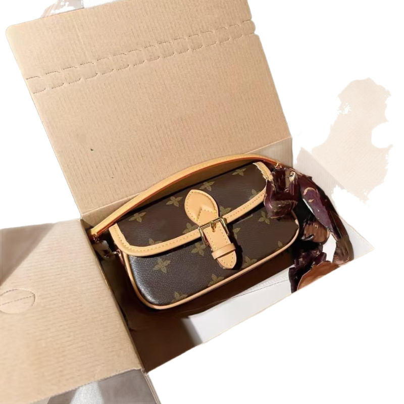Geantă mini din piele pentru femei, tip baguette, curea crossbody, imprimeu retro